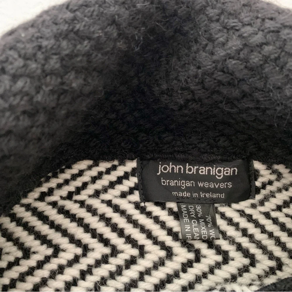 John Branigan Irish Wool Collared Cape / Wrap, Black & White‎